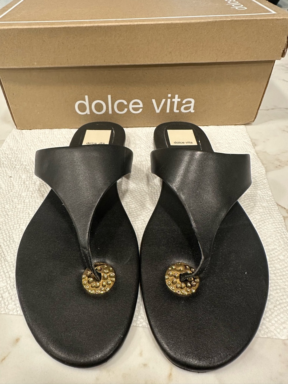 Dolce Vita Black Leather Thong Sandals.
